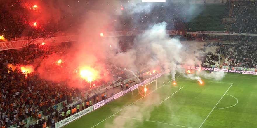 Galatasaray ve Beşiktaş’a ceza yağacak!