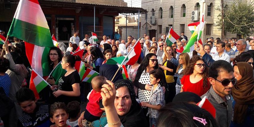 Kamışlı'da Kürtler PYD'yi protesto etti