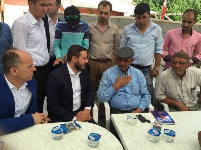 AK gençler, Şehit Ömer Halisdemir’i kabri başında dualarla andı