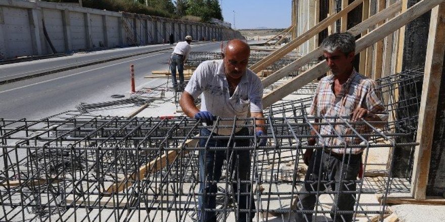 Karaman’da Siyahser ile Beyazken üst geçidinde çalışmalar sürüyor