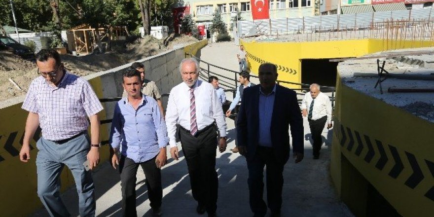 Başkan katlı otopark inşaatını inceledi