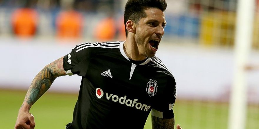 Sosa resmen Milan'da