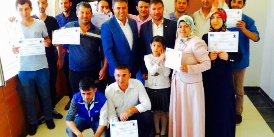 Afyonkarahisar’da 90 girişimci adayı sertifikasını aldı