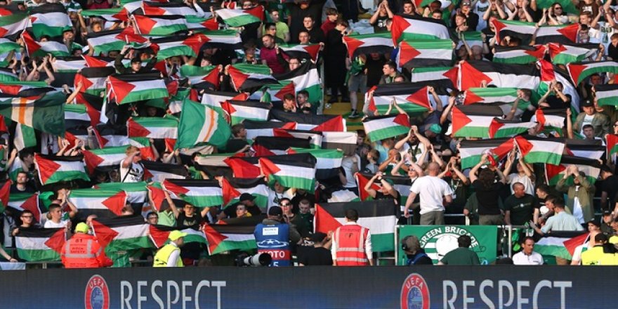 Celtic taraftarından Filistin bayraklı protesto