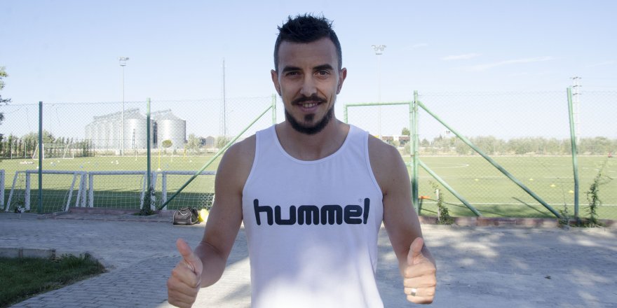 Konyaspor'un Rumen golcüsü: "Tam bir takım oyuncusuyum"