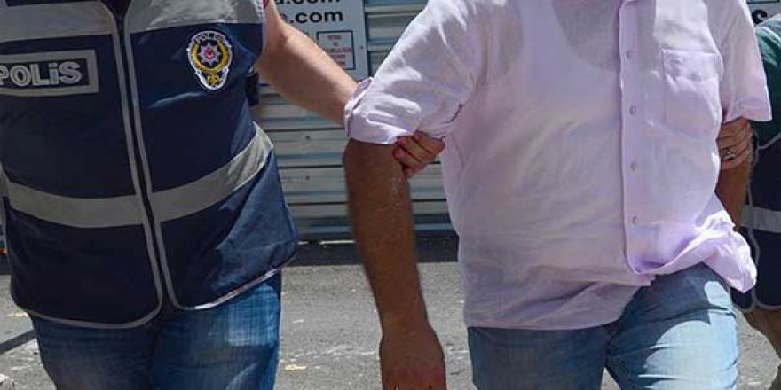 İki eski büyükelçiye gözaltı