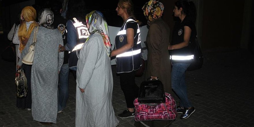 FETÖ'nün 'ablaları ile abileri' tutuklandı