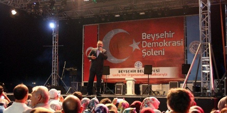 Dursun Ali Erzincanlı, “Şehit Ömer Halis Demir” şiiriyle duygulandırdı