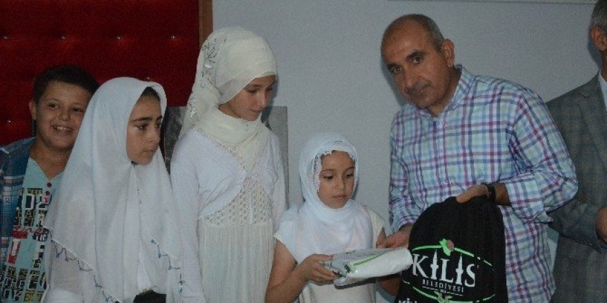 Kur’an-ı Kerim’e geçen öğrencilere hediye