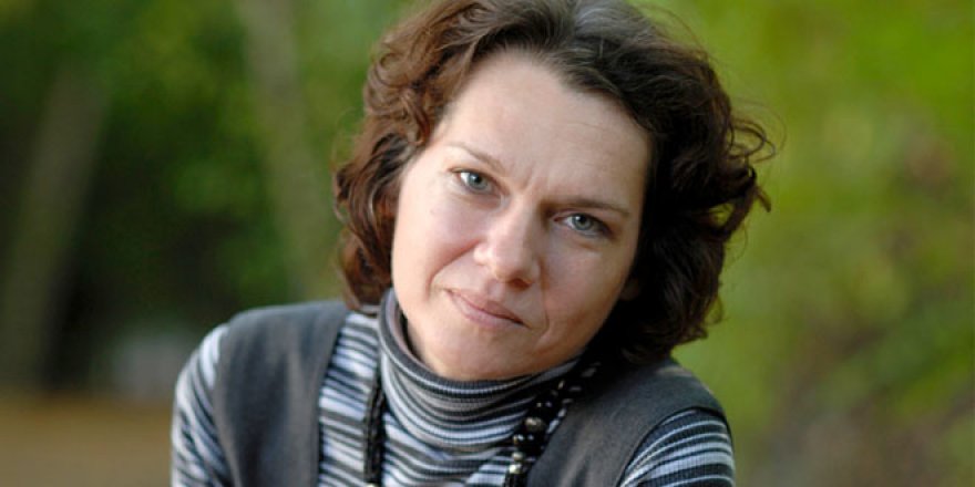 Aslı Erdoğan 'terör örgütü üyeliği'nden tutuklandı