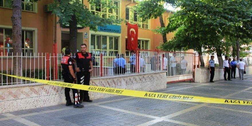 İlkokulda görev yapan engelli memur öldürüldü