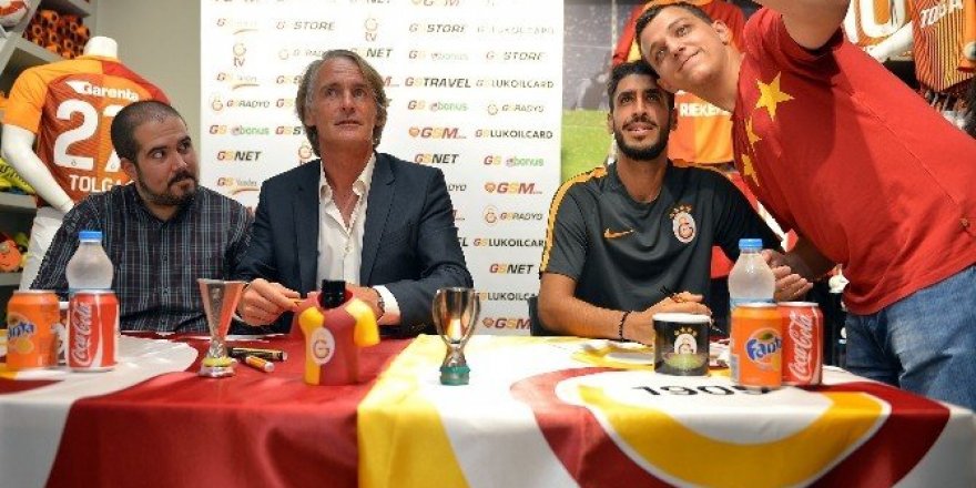 Riekerink ve Tolga Ciğerci, taraftarlarla buluştu