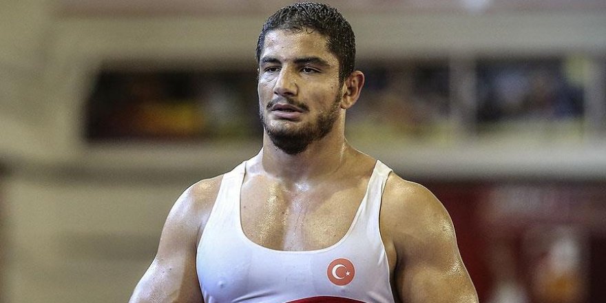 Türk sporcular bugün güreş branşında mücadele verecek