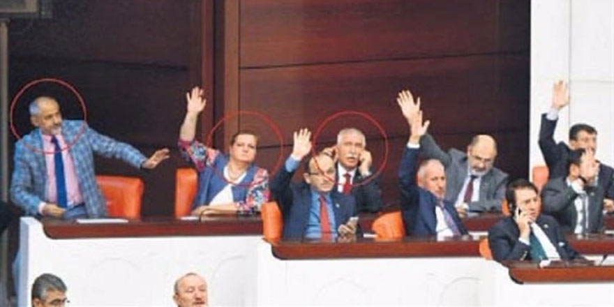 TBMM'de Geceye damga vuran görüntü