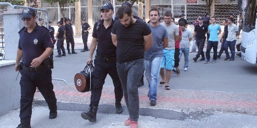 Mersin’de FETÖ operasyonunda 22 adli personel adliyeye sevk edildi
