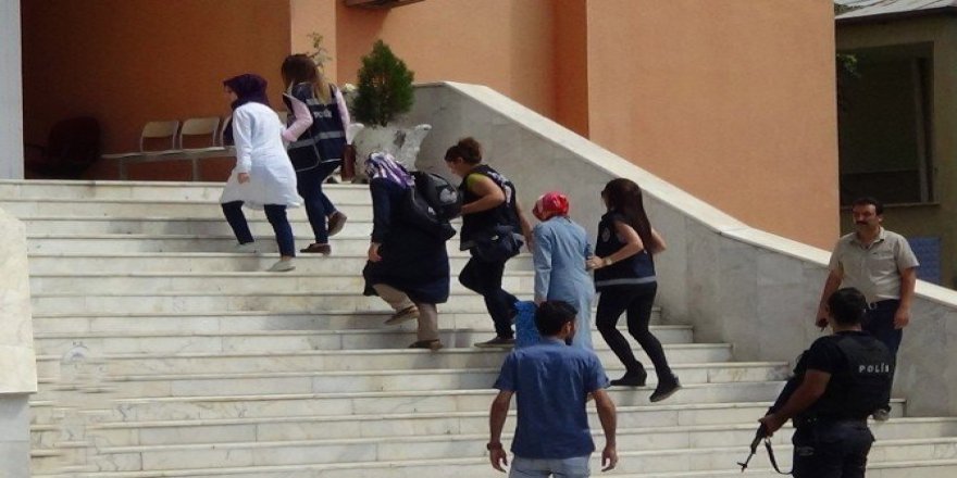 FETÖ soruşturmasında Iğdır Vali yardımcısı ile 10 öğretmen adliye sevk edildiler