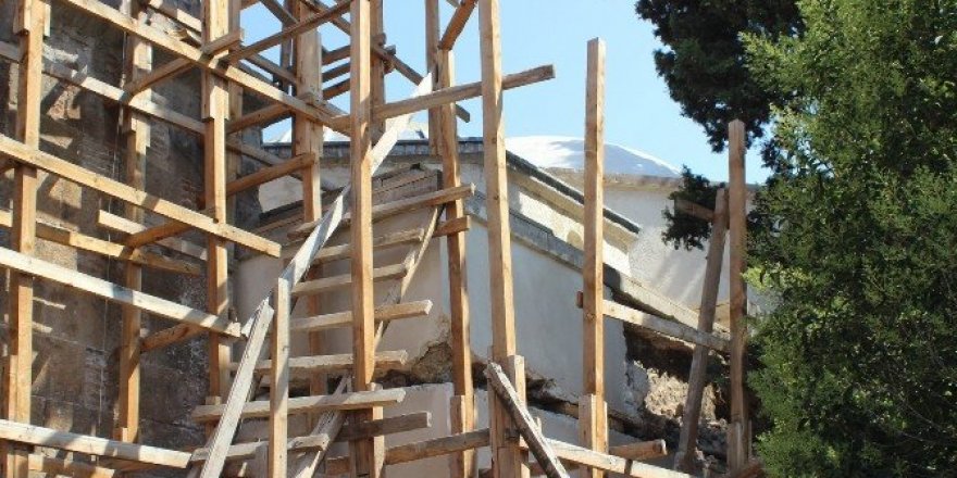 Müftü Altındaş; "Bir insan için kalp neyse, Uşak için de Ulucami odur. Şu an o kalp atmıyor"