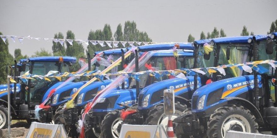 Yeni traktörler görücüye çıktı