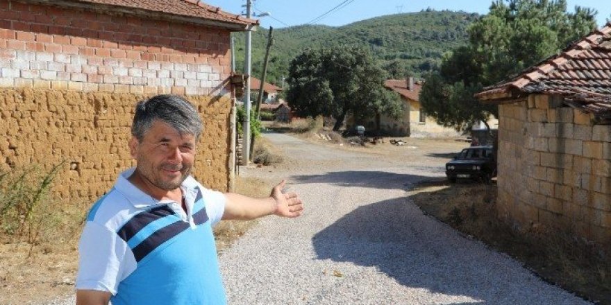 Soma Kızılören’de asfalt çalışması