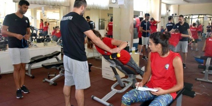 Salihli’nin sultanları yeni sezon hazırlıklarını sürdürüyor