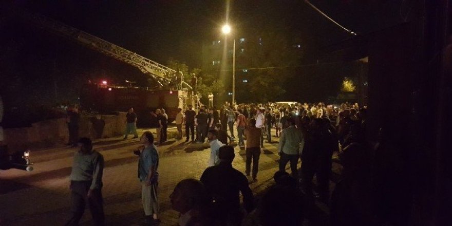 Tatvan’da çıkan yangın evi küle çevirdi