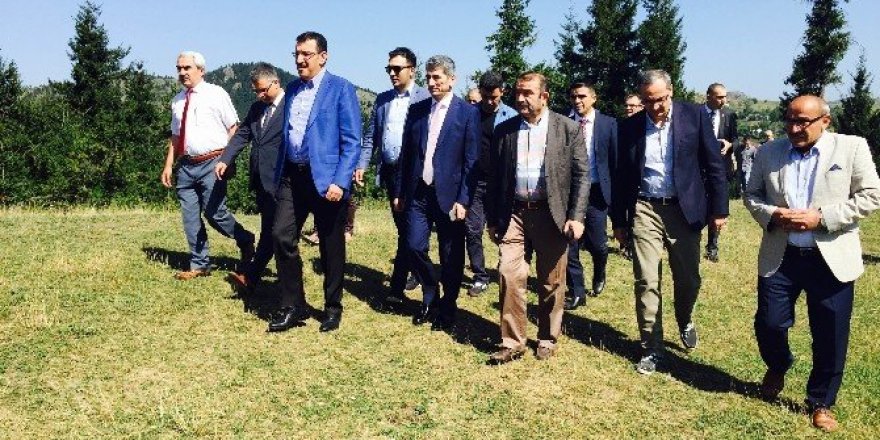 Gümrük ve Ticaret Bakanı Tüfenkci Şavşat’ta