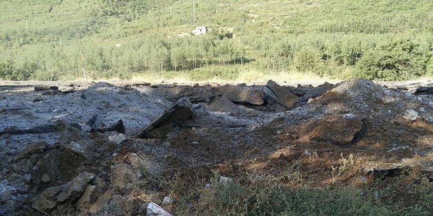 Karayoluna döşenen patlayıcı imha edildi