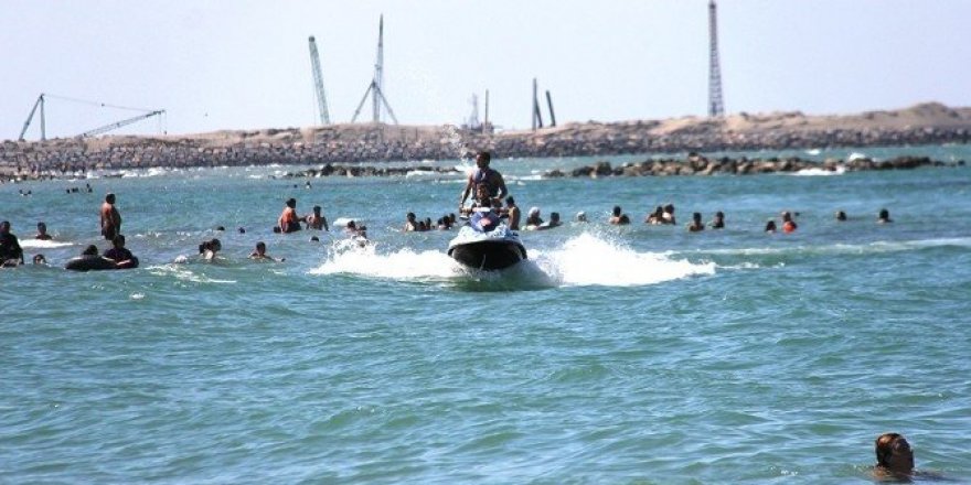 Karadeniz sahillerinde bin 240 kişi boğulma tehlikesi geçirdi