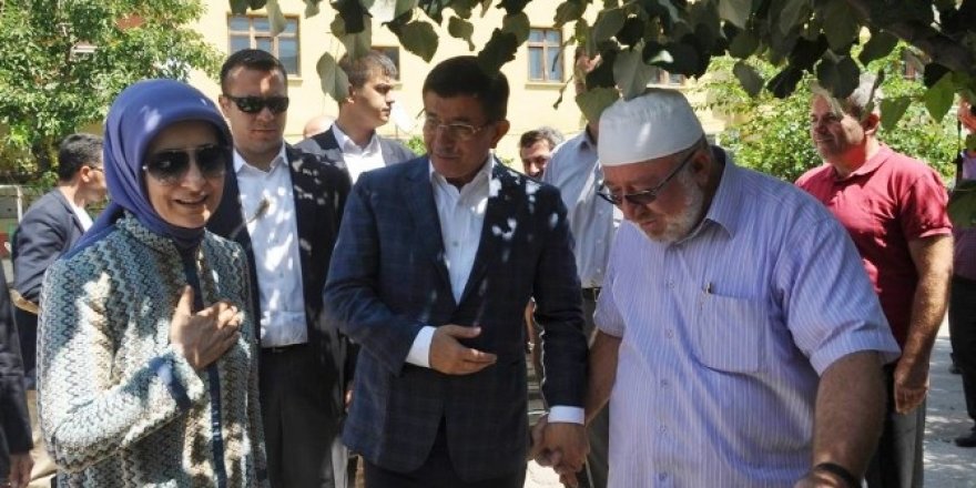 Davutoğlu: "Terörün hedefi, bütün Türk halkı ve milletimizdir"