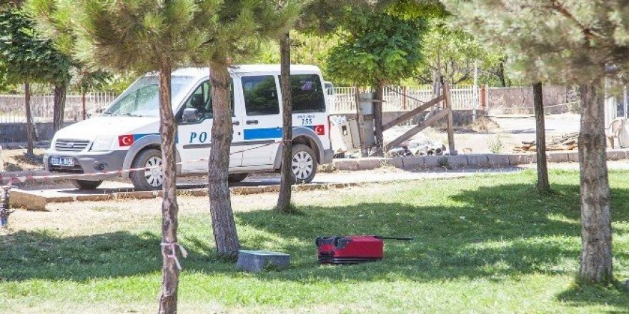 Şüpheli çanta paniğe neden oldu