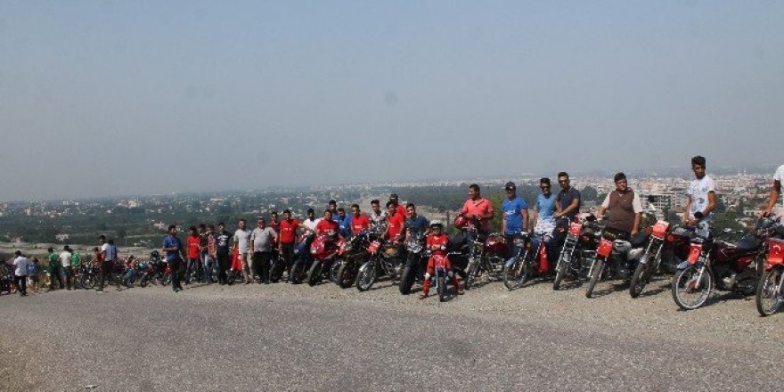 Motosikletli gençlerden "Şehitleri saygı ve teröre tepki" etkinliği