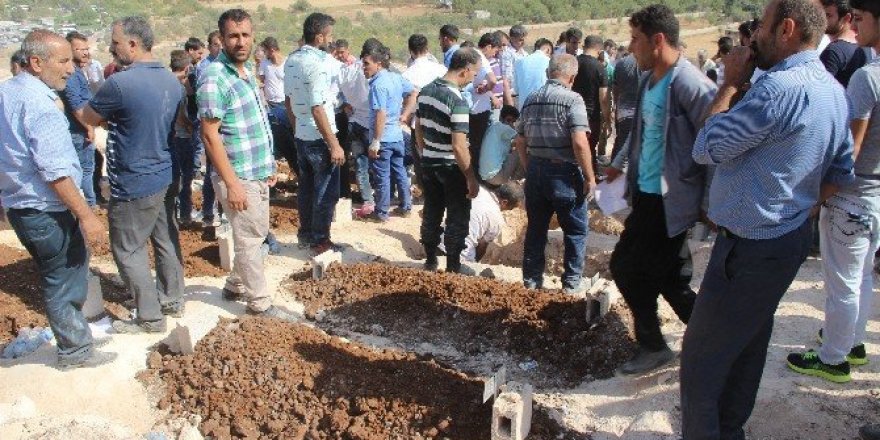 Gaziantep’te terör saldırısında ölen 51 kişiden 40’ı defnedildi