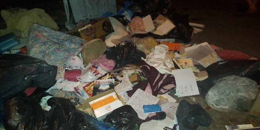 Çanakkale’de çöp konteynerinde FETÖ’ye ait kitaplar bulundu