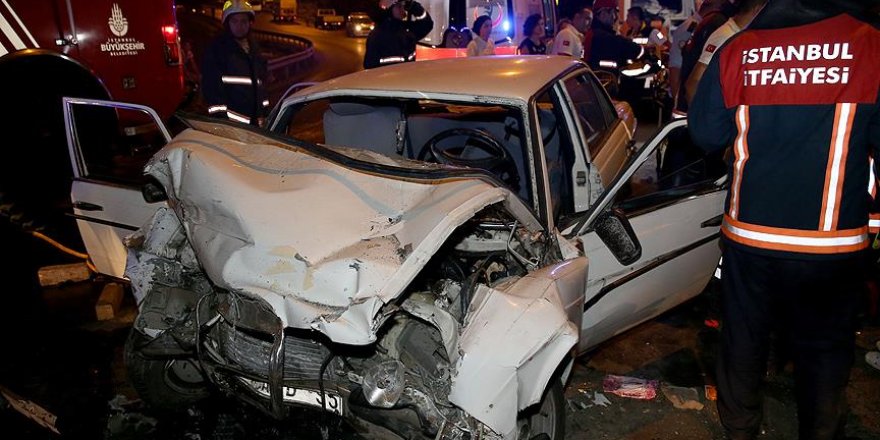 İstanbul'da trafik kazası: 3 ölü, 3 yaralı