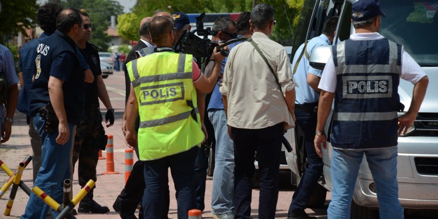 Sarayönü ilçesinde FETÖ operasyonu: 16 gözaltı