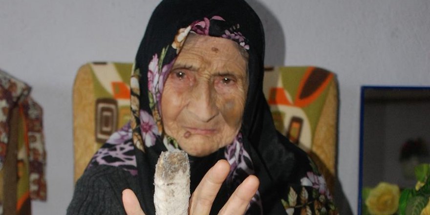 89 yaşındaki kadın parmağı kırılarak gasbedildi