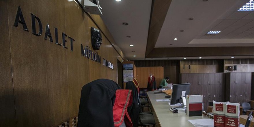 Başkentte 8 askeri hakim ve savcı tutuklandı