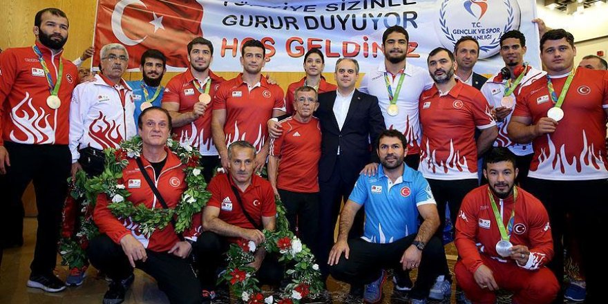 Olimpiyat kafilesi yurda döndü