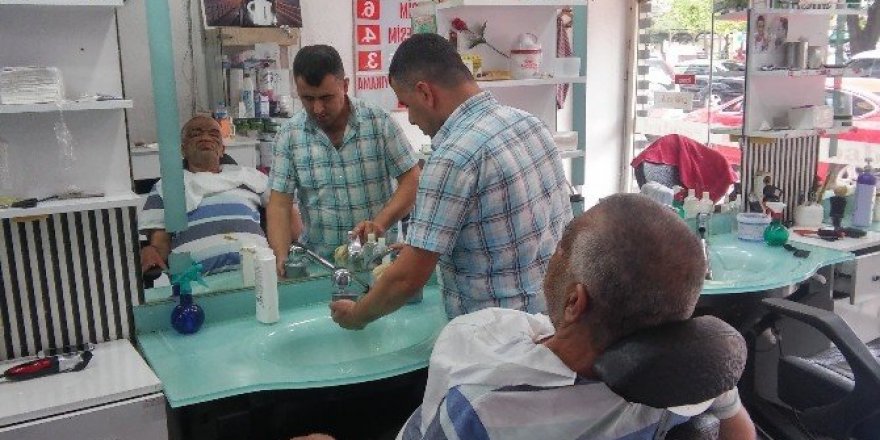 İzmit Zabıtası’ndan kimsesiz vatandaşa yardım eli