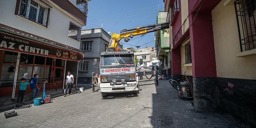 Terör saldırısının gerçekleştiği sokağın onarım çalışmalarına başlandı