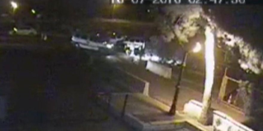 İzmir Valiliğini kuşatmaya gelen darbecilerin görüntüleri çıktı