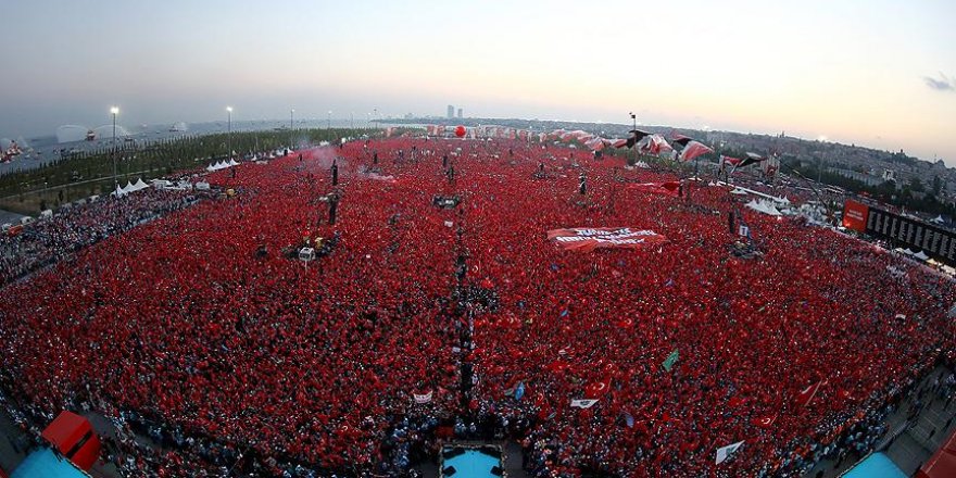 Siyaset 'Yenikapı ruhunun' sürmesini istiyor