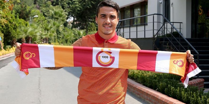 Galatasaray Josue'ye imza attırdı