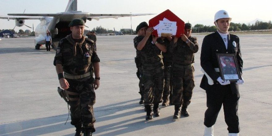 Şehit özel harekat polisinin naaşı Konya’ya getirildi
