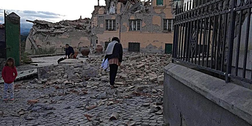 İtalya'da 6,2 büyüklüğünde deprem