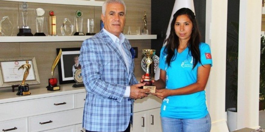 Yamaç paraşütünde Nilüfer’e birincilik geldi