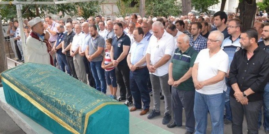 Eski müfettiş dualarla defnedildi