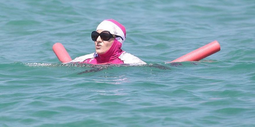 Fransa'da tesettür mayosu yasağı hükümeti böldü