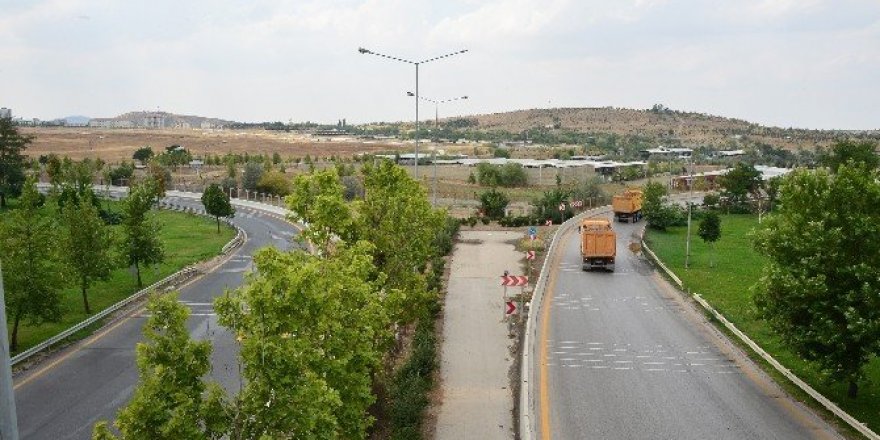 Zırhlı birlikler arazisinden bağlantı yolu