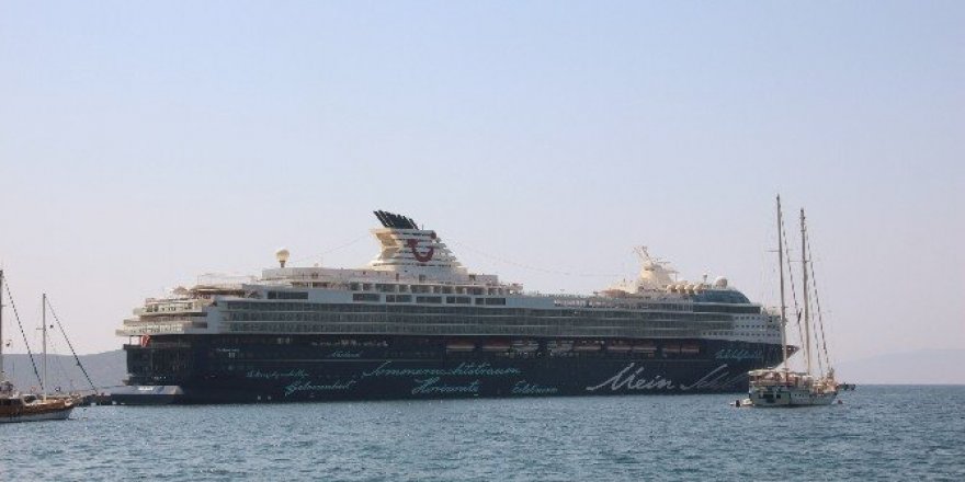 30 bin turist Bodrum’a getirdi